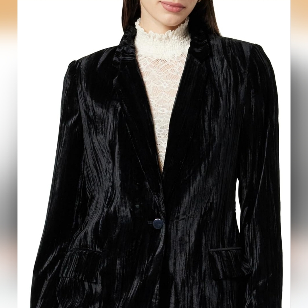 Chic Black Blake Velvet Women's Blazer By The Drop